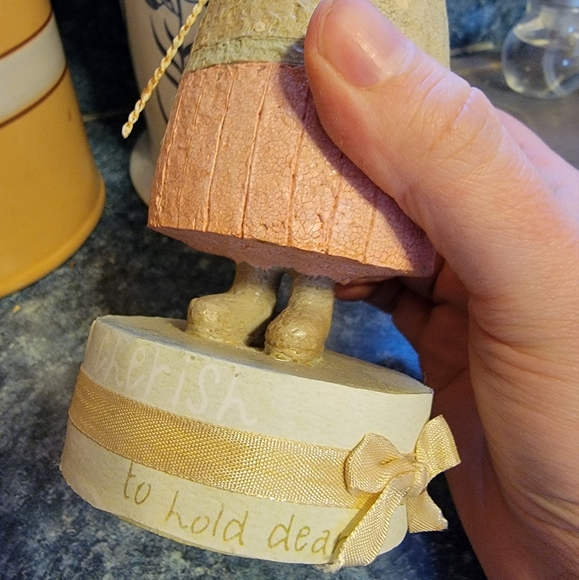 Amscan Resin Rabbit Statue Figure - Picture 5 of 7